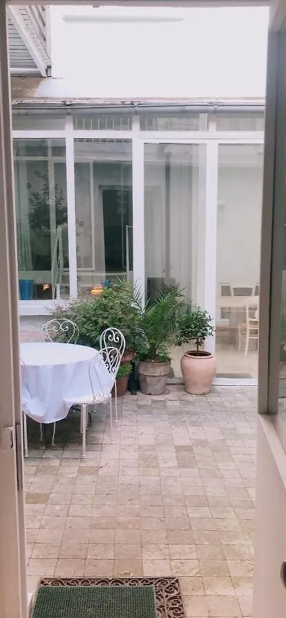 Гостевой дом Villa Des Iris Париж Франция
